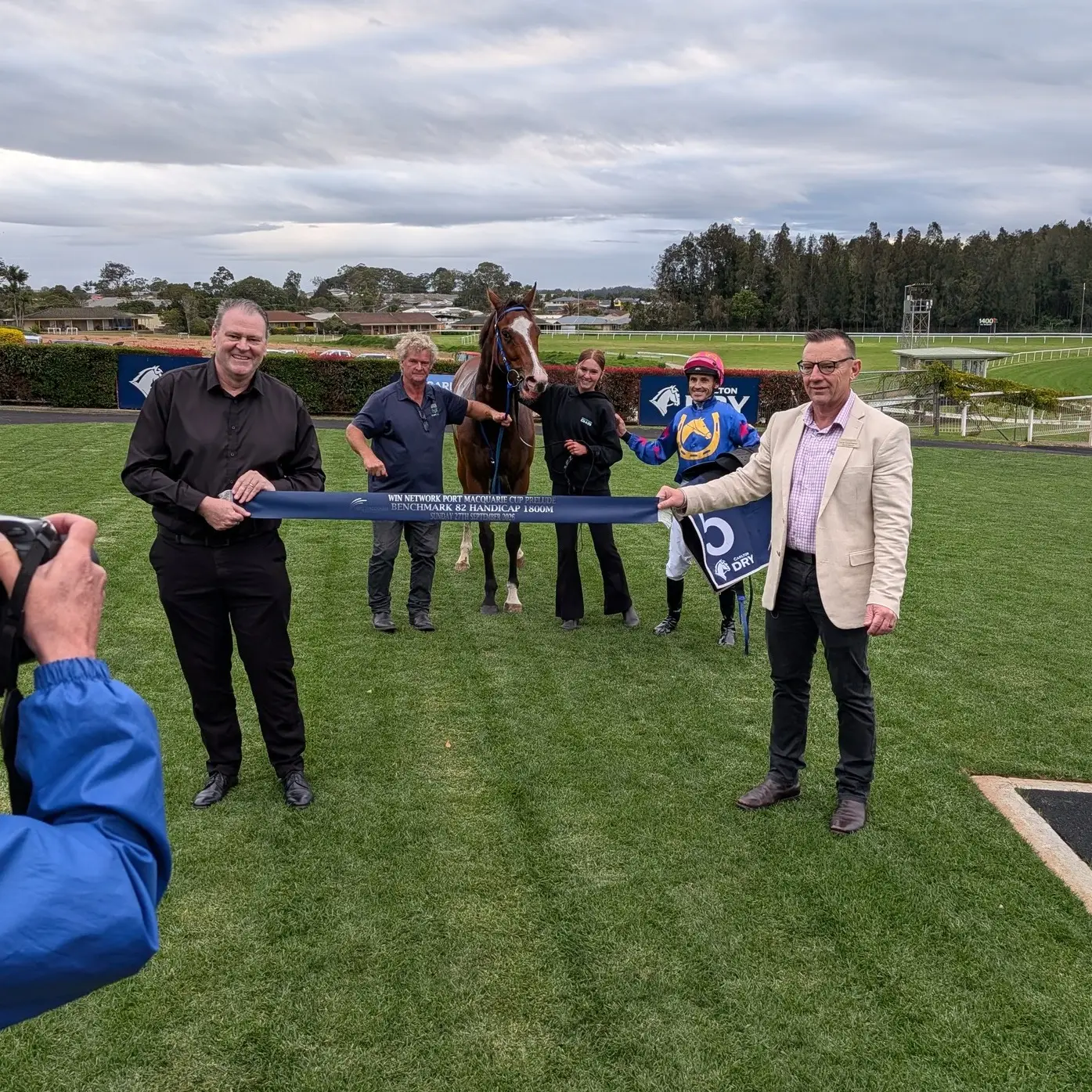 We are only 7 days out from Port Macquarie's biggest social event The Carlton Dry 3.5% Port Macquarie Cup.
Last Sunday we conducted the WIN Network Port Macquarie Prelude Race Day with the winner of the prelude gaining a start in the big race. @portmacquarieraceclub  trainer Peter Cheers did it again with CREATIVE RIGHTEOUS booking his spot in the big race. Congratulations to Peter & Bindi Cheers who also own the 5yo gelding and jockey Grant Buckley. 
Other winners on the day were:
R1: MARKWELL TOPSORT | t: Joseph Burges | j: Aaron Bullock
R2: TRIPLE YES | t: Liam Ruddy | j: Aaron Bullock
R3: WARM FRONT | t: Nacim Dilmi | j: Grant Buckley
R4: UNDER TWENTY TWO | t: Neil Godbolt | j: Daniel Smith
R5: NEWY | t: Kris Lees | j: Aaron Bullock
R6: GOLDEN COPPER | t: Aiden St Vincent | j: Liberty Smyth
R8: VIA VEGAS | t: Jonathan Smith | j: Ben Looker

Congratulations to all winning trainers, jockeys and owners and a big thank you to our race day sponsors WIN Network for their continued support.